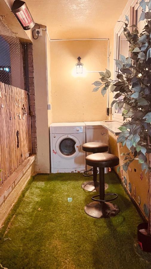 Lovely 1-Bedroom Property With Balcony In West End Glasgow Eksteriør bilde
